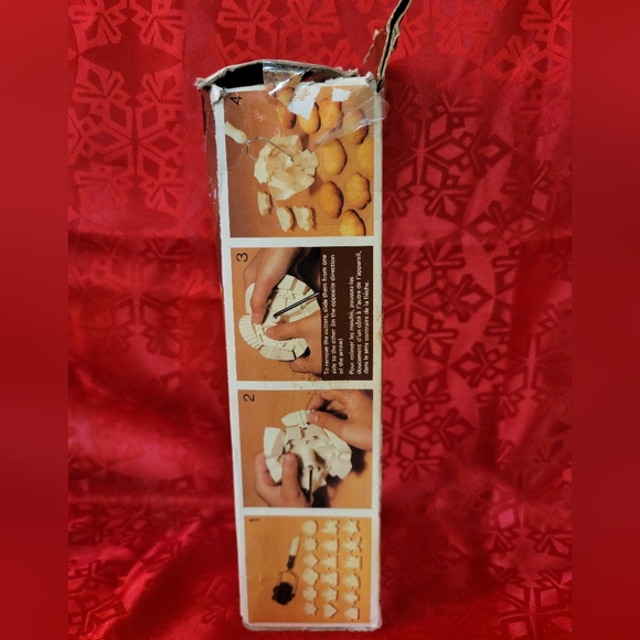 Vintage Rolling Cookie Cutter with 18 Interchangeable Cutters Shapes Christmas - Picture 3 of 8